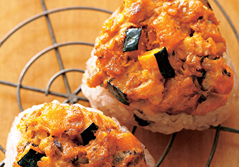 <b>小孩也爱吃的南瓜肉末咖哩烤饭团</b>